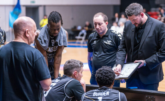 20260118 Newcastle Eagles at Manchester Basketball (Gary Forster) 0053-2
